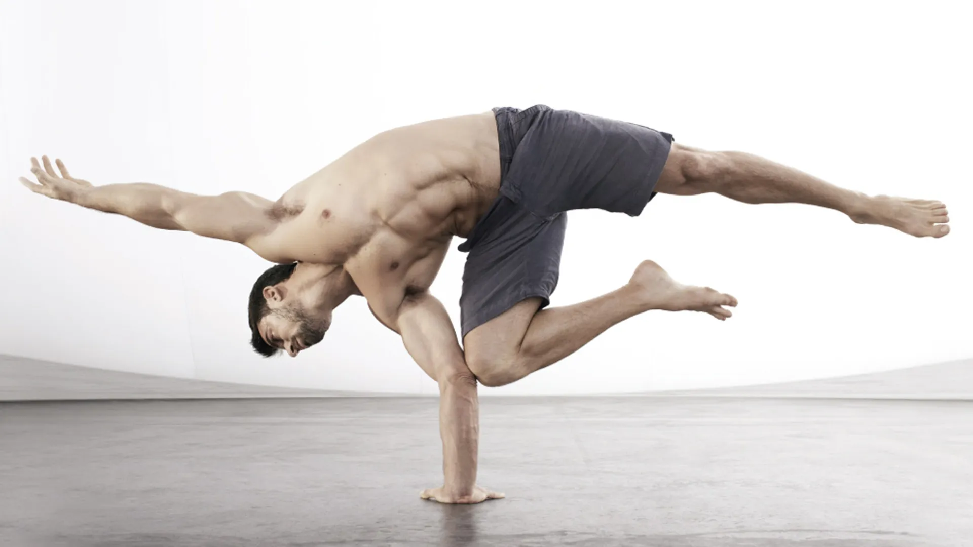 Ido portal inspiration which made Agish Kavithil follow movement fitness path